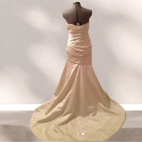 Watters Elegant Strapless Cream Evening Gown size 8 - Picture 2 of 10